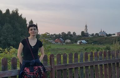 The New Suzdal:  Chinese tourists, fancy mansions and beard combs